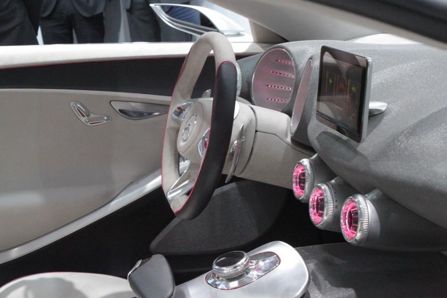  Mercedes-Benz A-Class Concept 2011 года  (фото 16 из 129)